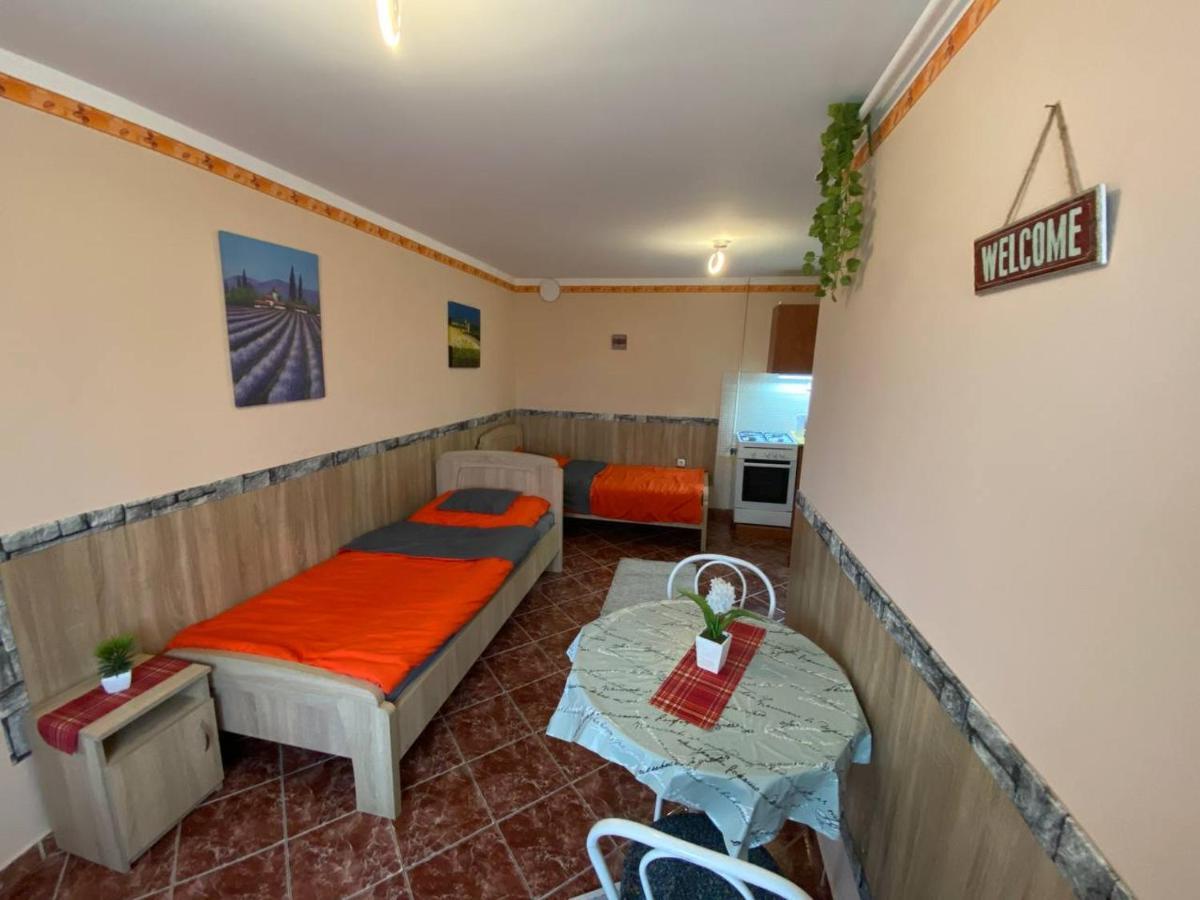 Hajnal Apartman Hajdúszoboszló Buitenkant foto