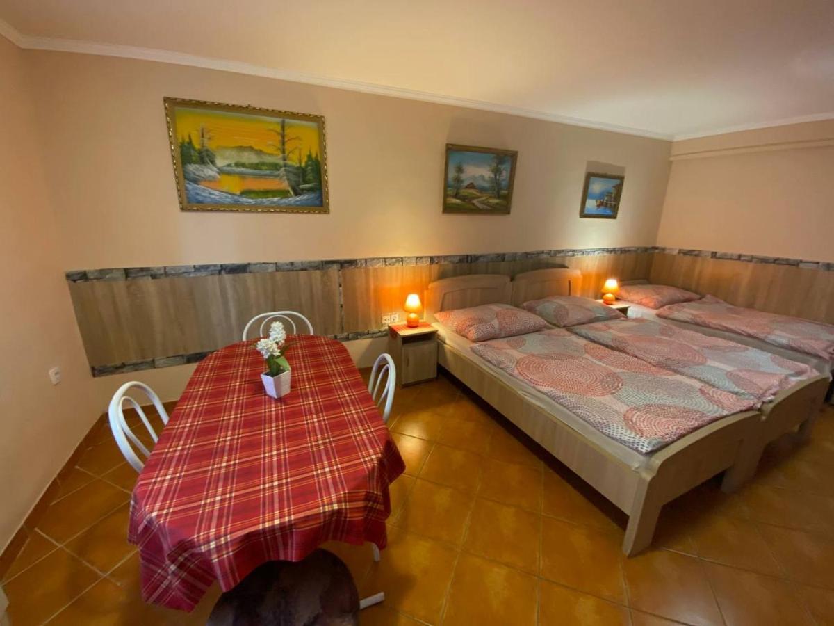 Hajnal Apartman Hajdúszoboszló Buitenkant foto