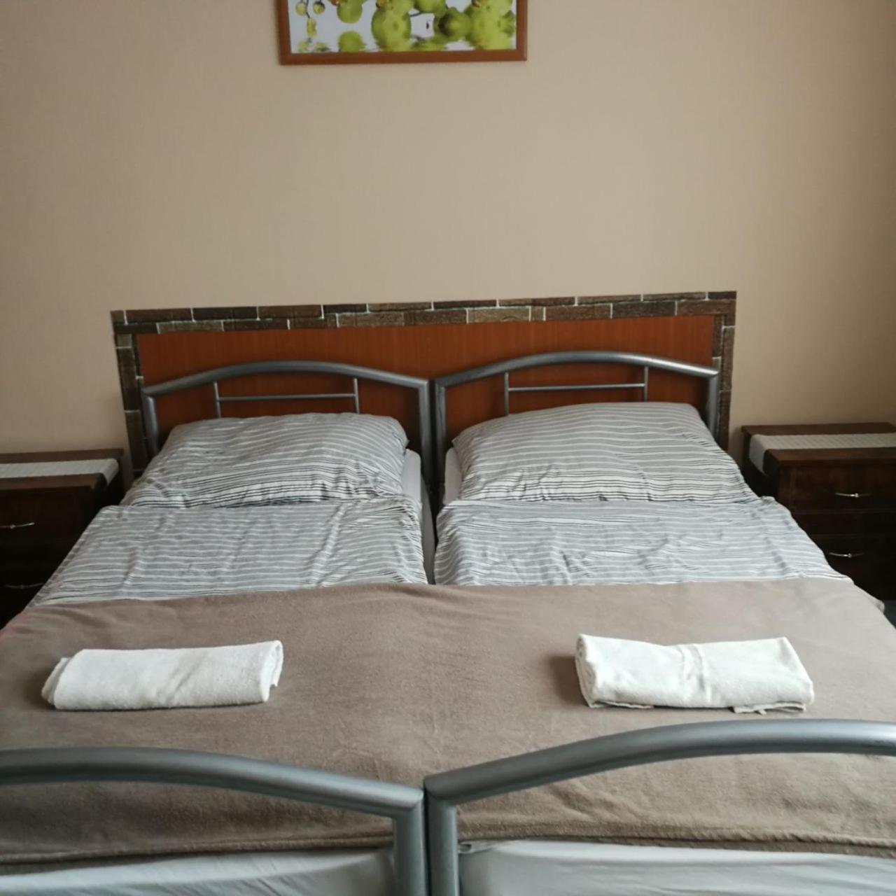 Hajnal Apartman Hajdúszoboszló Buitenkant foto