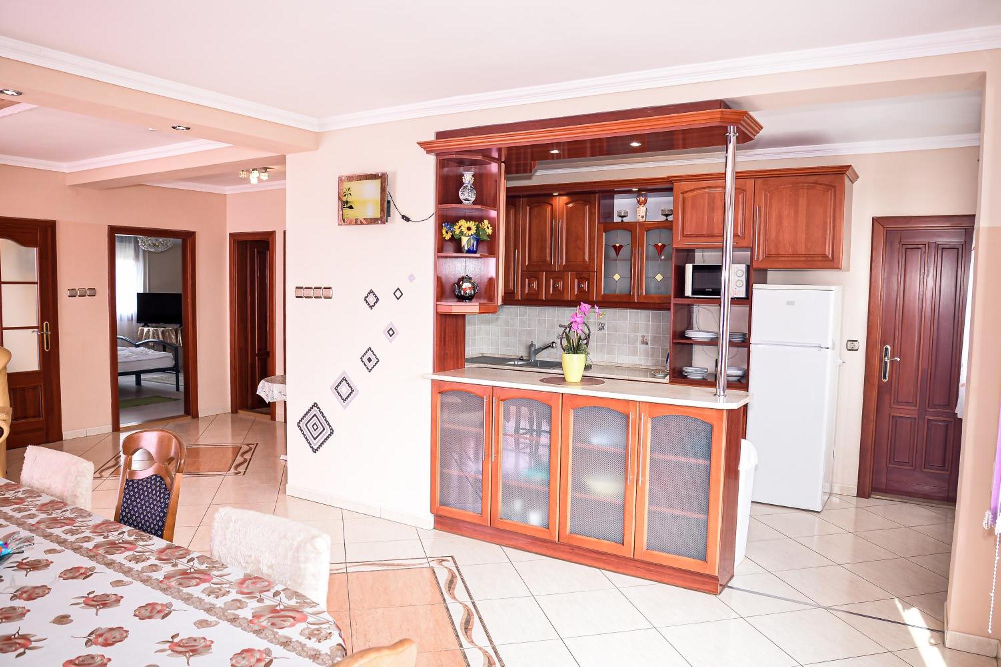 Hajnal Apartman Hajdúszoboszló Buitenkant foto