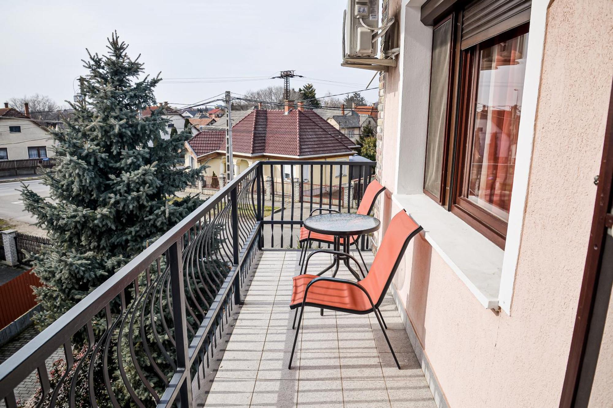 Hajnal Apartman Hajdúszoboszló Buitenkant foto