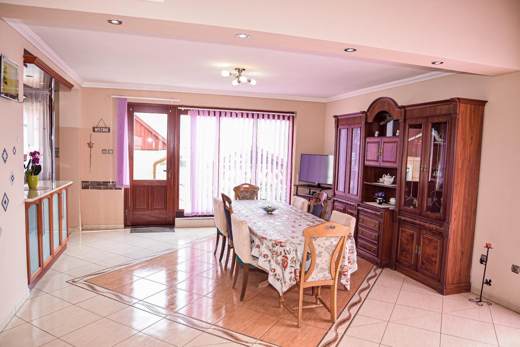 Hajnal Apartman Hajdúszoboszló Buitenkant foto