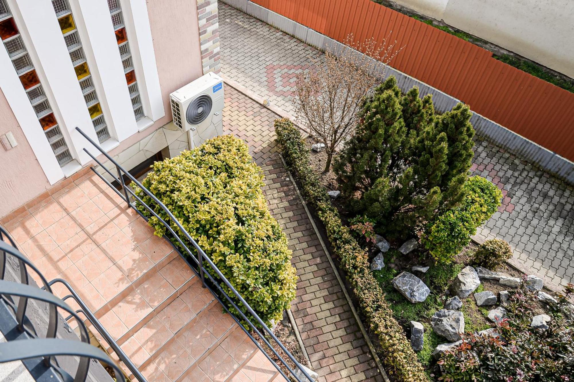 Hajnal Apartman Hajdúszoboszló Buitenkant foto
